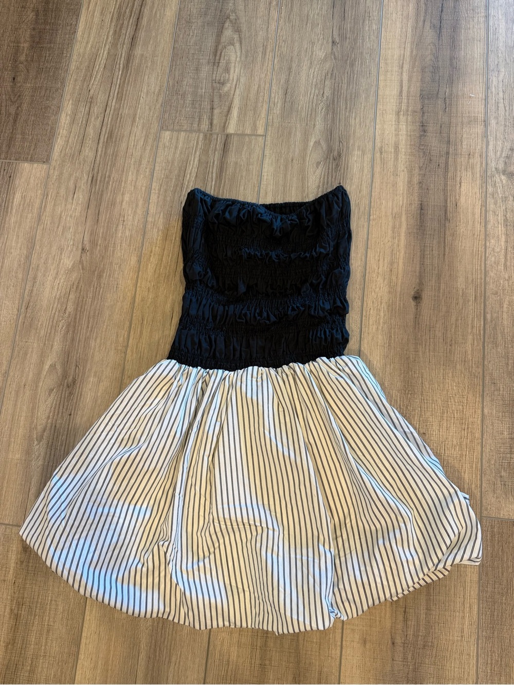 STOCKHOLM STRIPE SILK BLEND DRESS - size 4 / BLACK/WHITE